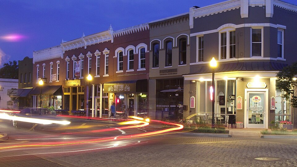 Bentonville, AR: Central Avenue at night