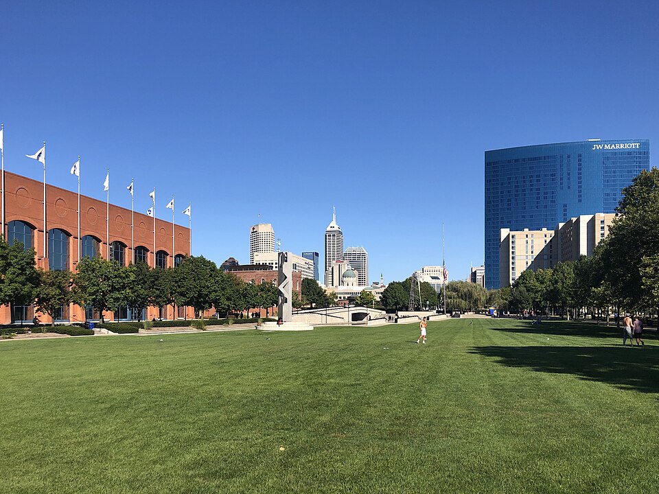Indianapolis, IN: White River State Park Indianapolis Skyline 2020