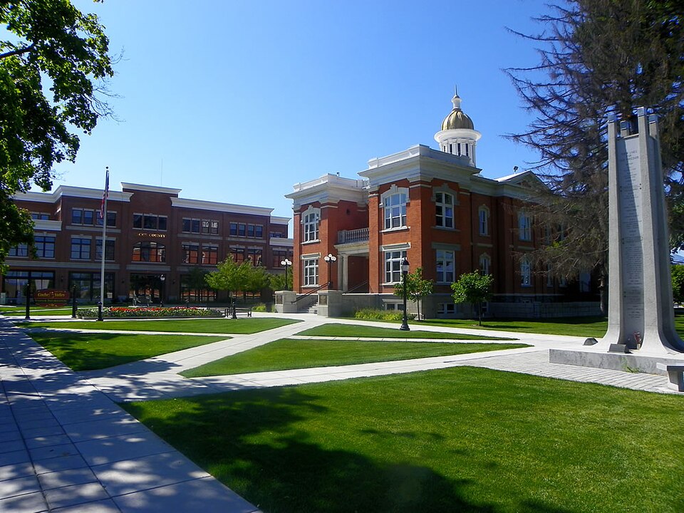 Logan, UT: LoganUtahCourthouse
