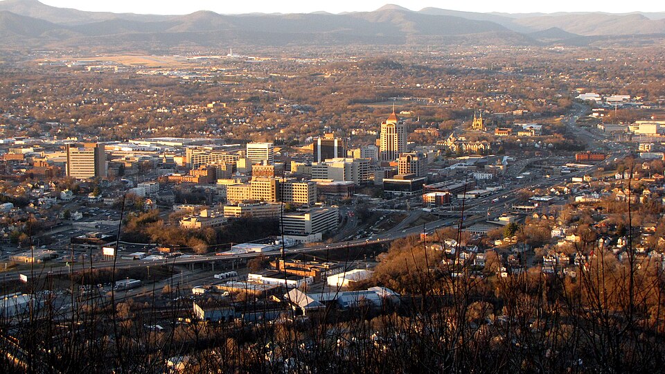 Roanoke, VA: Roanoke, Virginia viewed from Mill Mountain