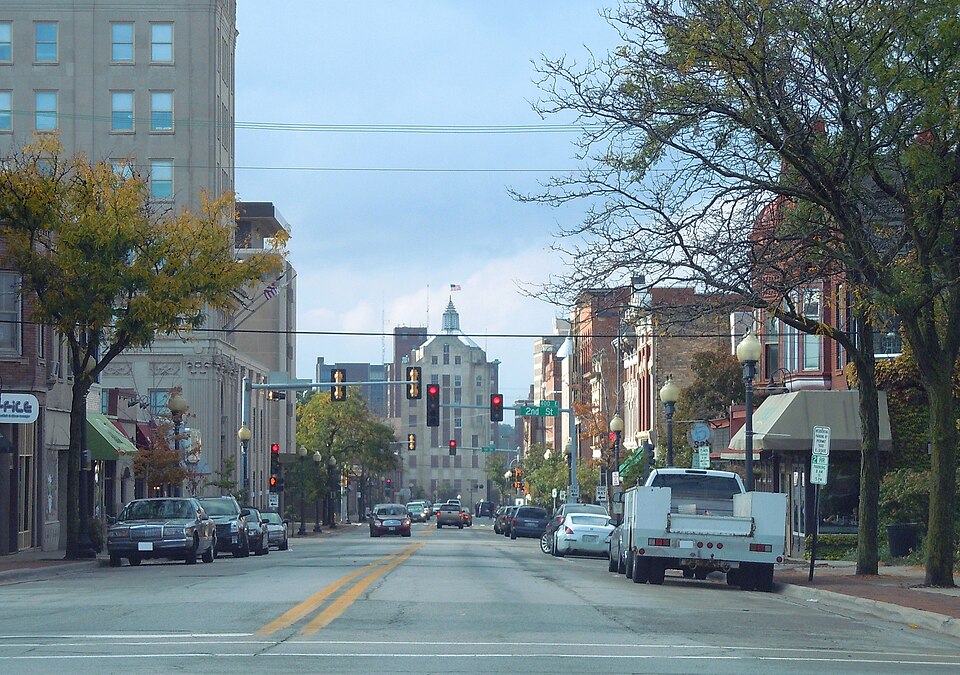 Rockford, IL: East State Street in downtown Rockford